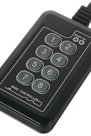 Stock presque épuisé | Fun Generation LED Fogger 500 Remote Control